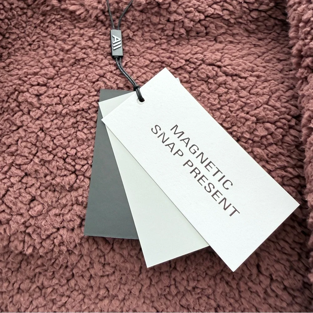 Andrew Marc Women's Valencia Water Resistant Faux Shearling Lined Puffer Jacket - Picture 6 of 10